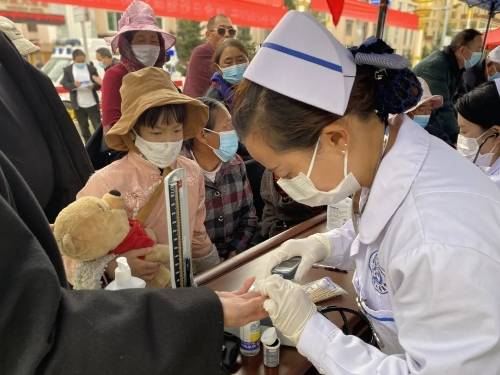 阿壩縣舉辦“服務百姓健康行動”大型義診活動，織密基層健康服務網(wǎng)