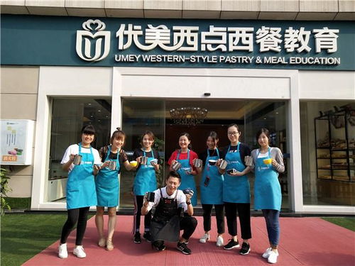 美女、咖啡、拉花 這場優(yōu)雅的邂逅唯獨缺你不行